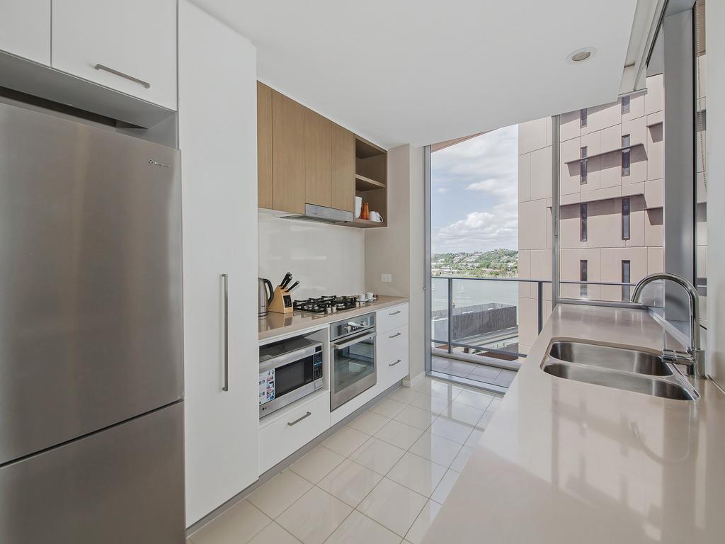 Link Portside Wharf Apartment Hotel Brisbane Exteriör bild